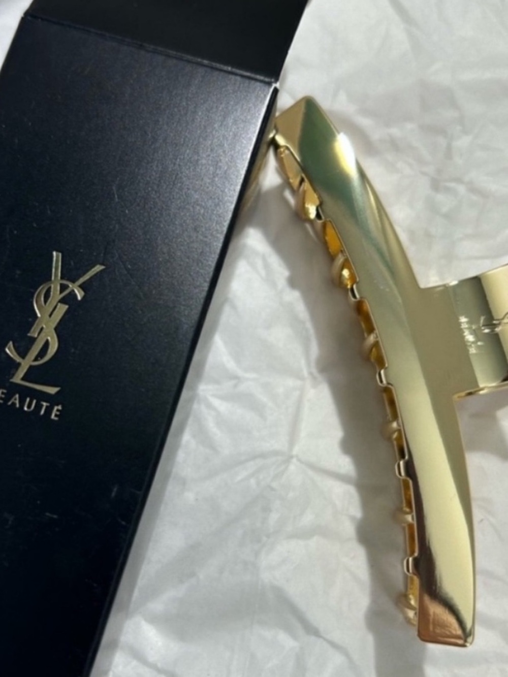 YSL Beauty - Hair clip good new